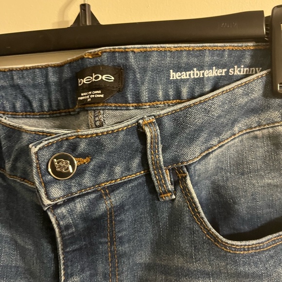 Women’s bebe brand Blue Jeans - Picture 2 of 3